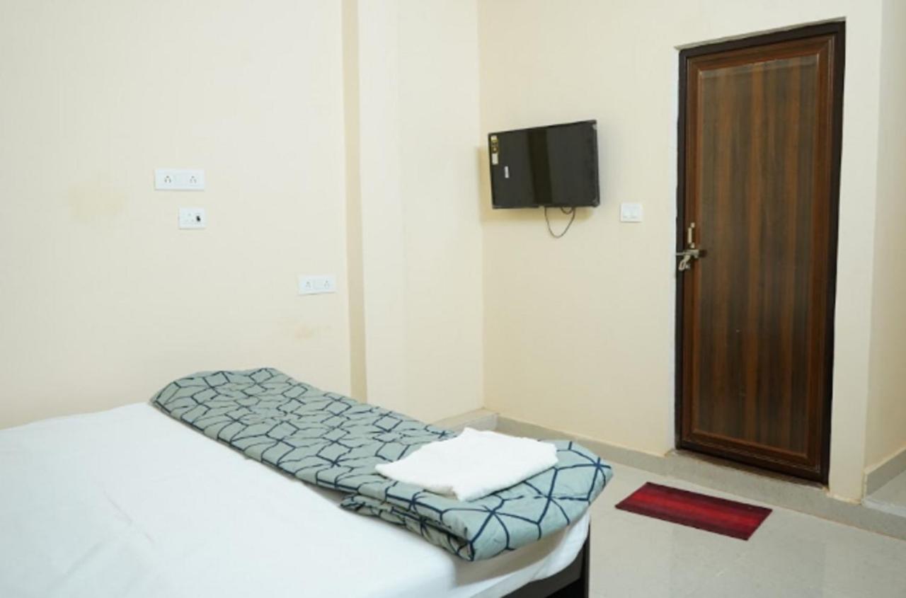 Hotel Vinayak By Wb Lucknow
